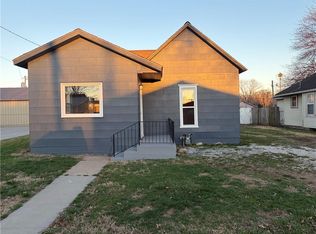 513 1st St, Osawatomie, KS 66064