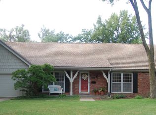 4401 W 94th St, Prairie Village, KS 66207