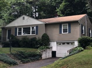 96 Rockview Dr, Cheshire, CT 06410