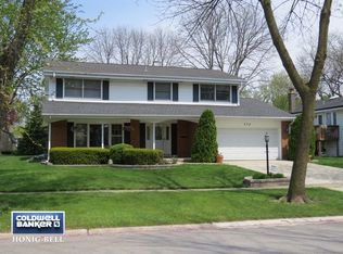 17W534 Earl Ct, Darien, IL