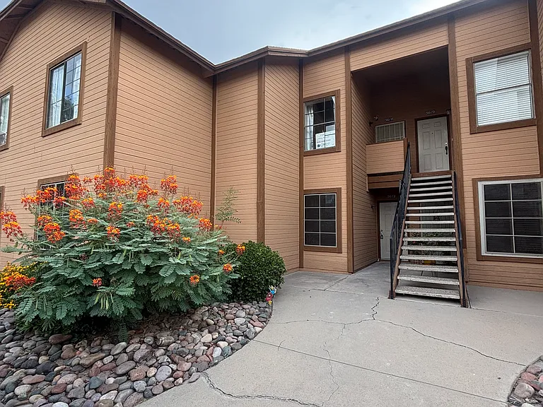 5612 S Wood Crest Dr — Photo 1