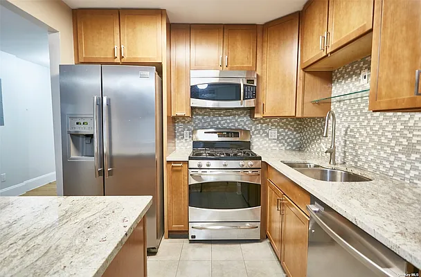 Sold by Prime Realty | media 3