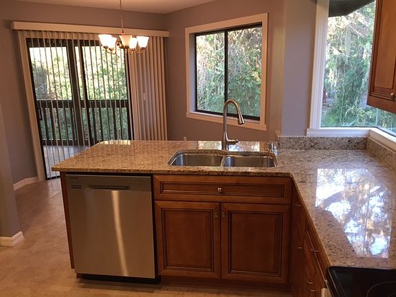 5th image of 4 Broadmore Cir