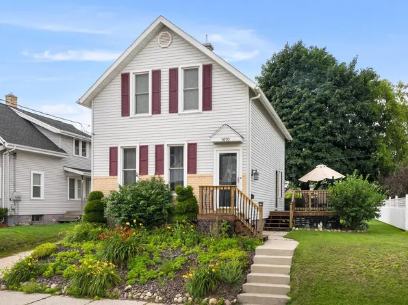 1610 Division STREET, Manitowoc, WI 54220