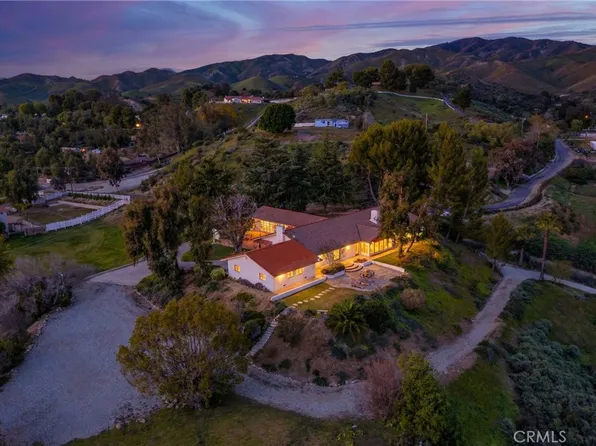 30334 Byfield Rd, Castaic, CA 91384