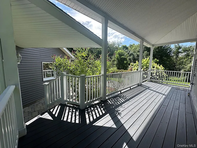 109 Brush Hill Rd — Photo 27