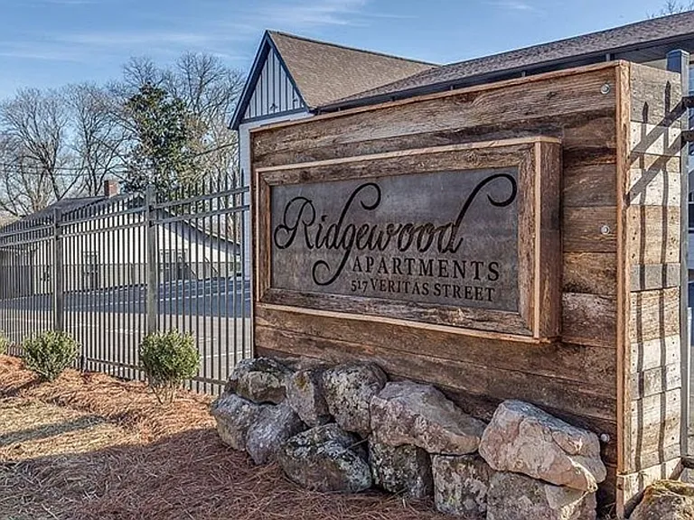 The Ridgewood Apartments in Woodbine - Remodeled Units - Gated Access - Convenient - Ample Parkin... — Photo 17