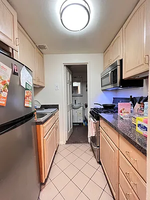 Rented by City Connections Realty | media 18