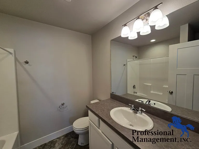933 Kingston Ave — Photo 14