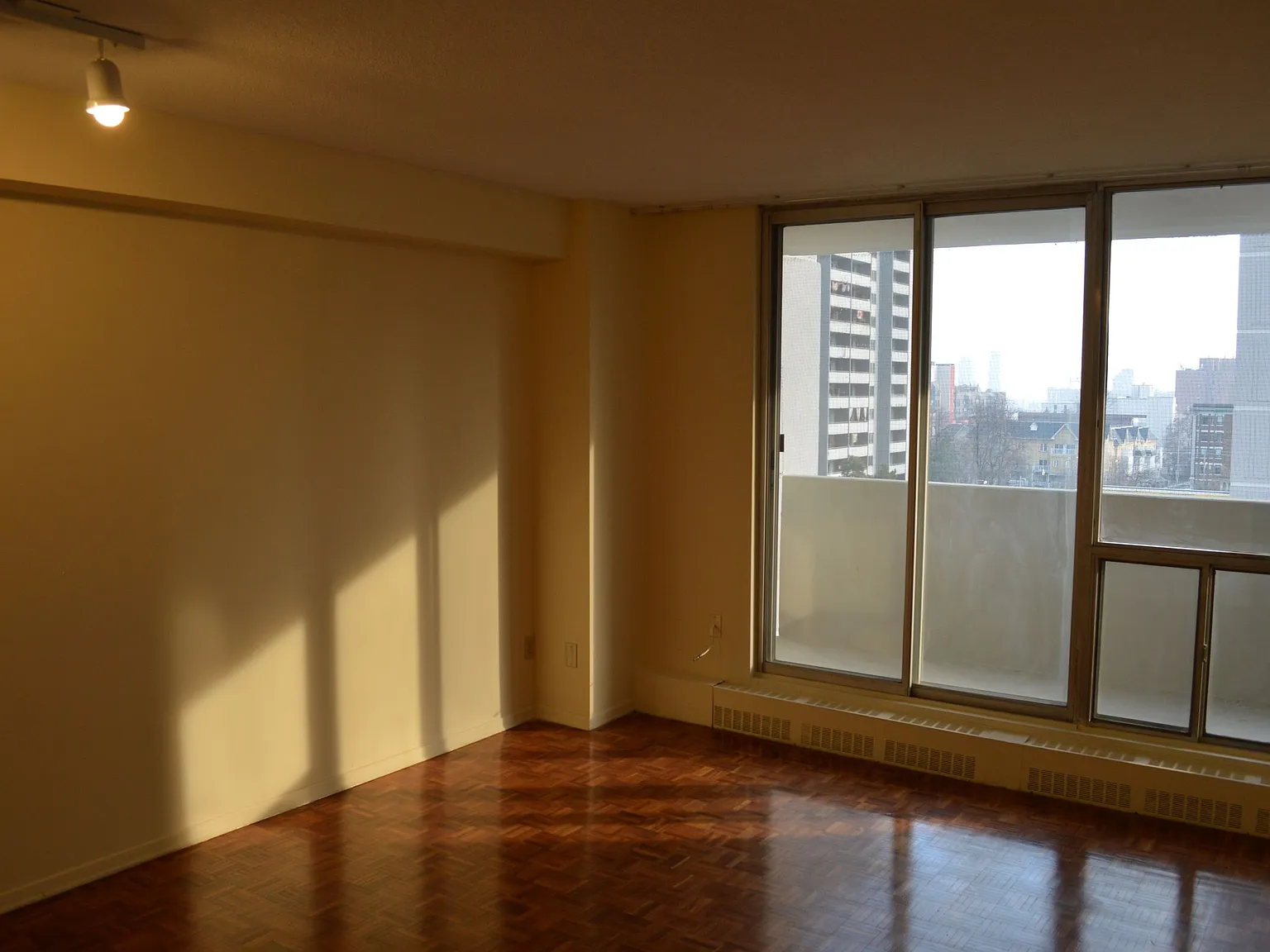 Sherbourne Complex — Photo 1