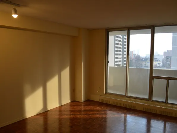 Sherbourne Complex, 555 Sherbourne St, Toronto, ON M4X 1W6