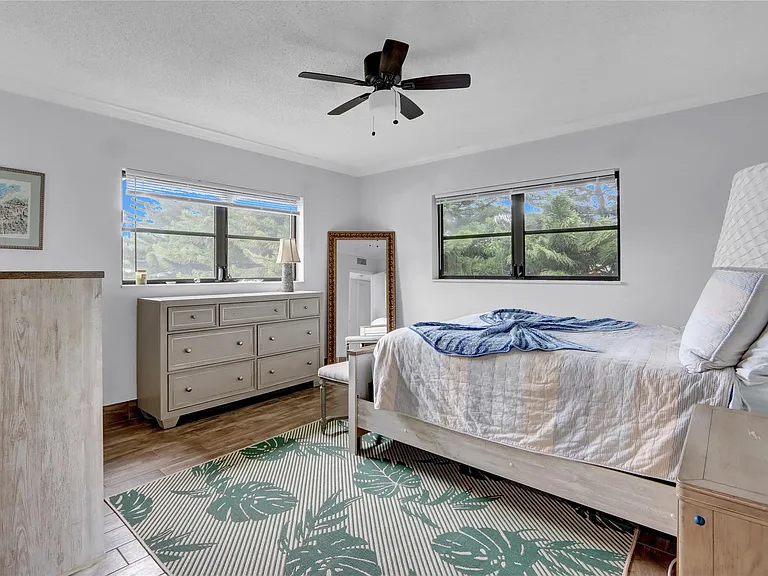 665 Enfield St #B20 — Photo 12