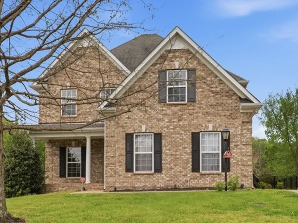 2305 Scout Dr, Rockvale, TN 37153