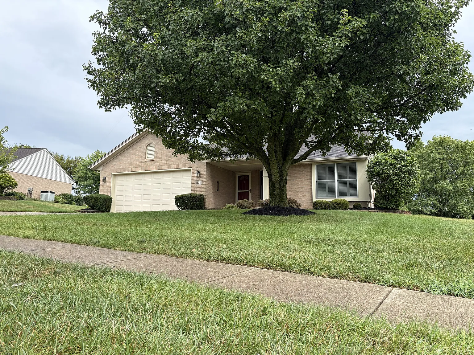 3 bed, 1892 sqft, $2,300 — Photo 1