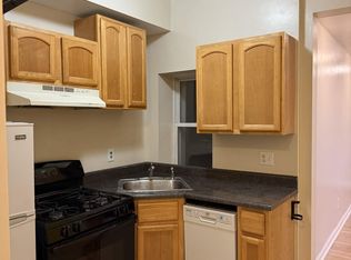 1118 Green St #1, Philadelphia, PA 19123