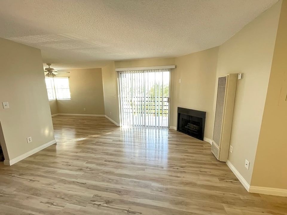 1st image of 727 Gardenia Ave APT 9