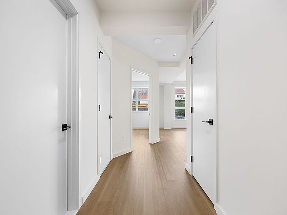 3rd image of 3112 Emmons Ave #105