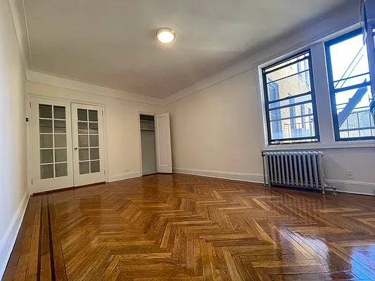 Rented by Hillel Realty Group | media 3