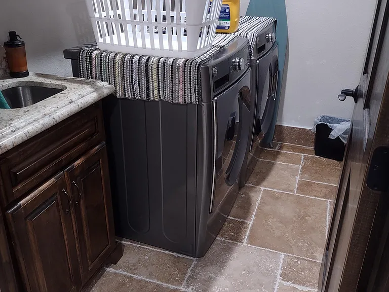 203 N Eureka Dr — Photo 10