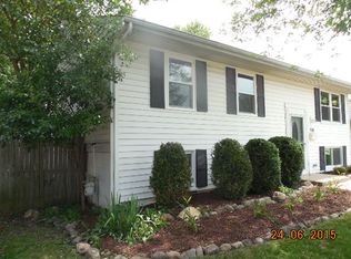 716 Surrey Dr, Streamwood, IL