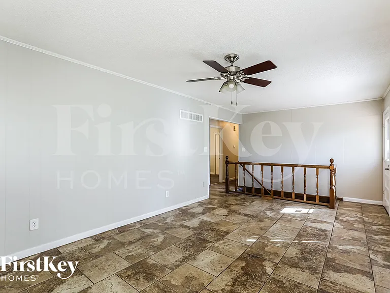 8921 E 90th Ter — Photo 7