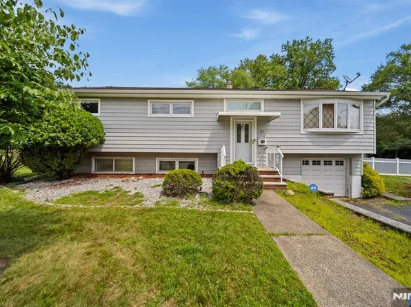 415 Clinton Ave, Northvale, NJ 07647