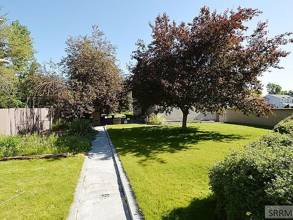 4th image of 1306 Walstrom Ln