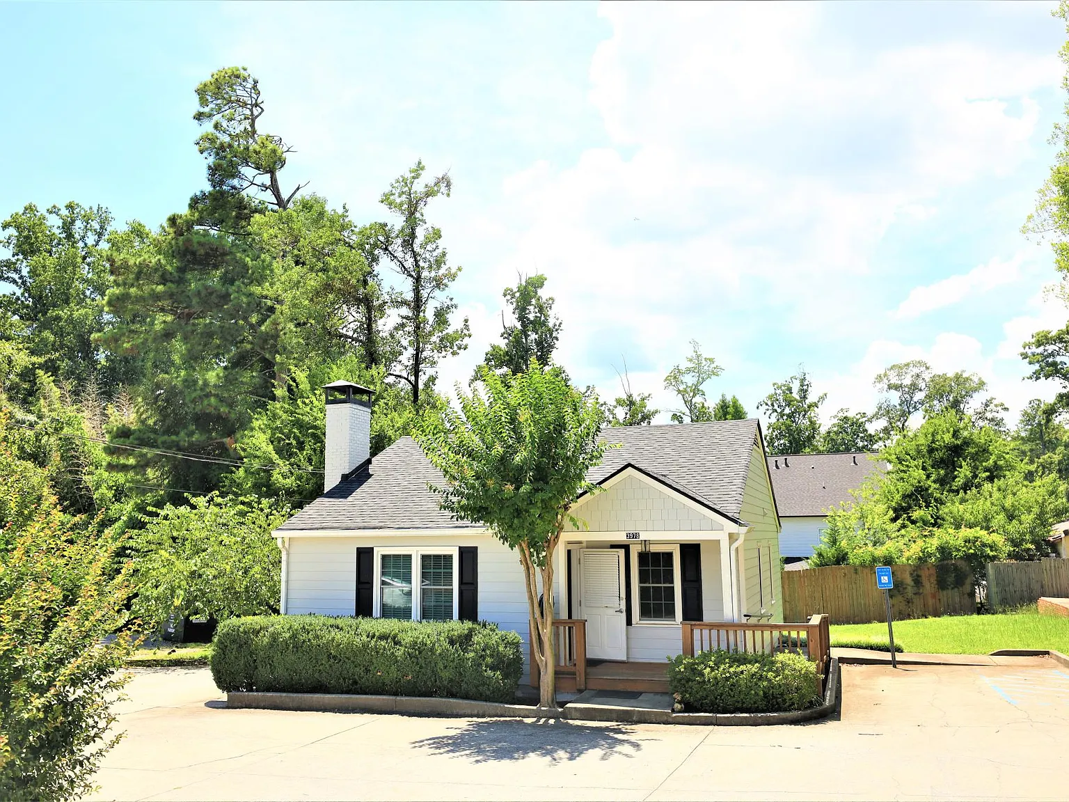 2 bed, 980 sqft, $2,950 — Photo 1