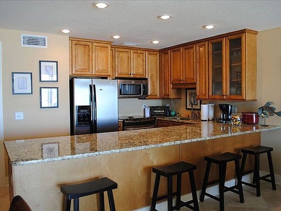 Open kitchen w/ Gulf Views