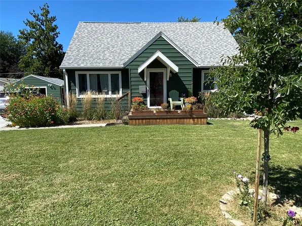 3908 72nd St, Urbandale, IA 50322