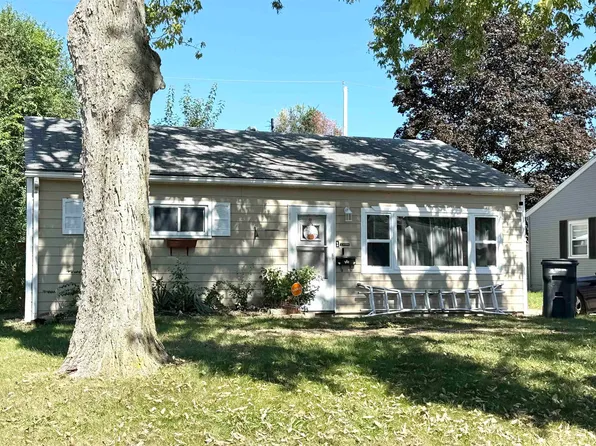 1411 Delray Ave, Pekin, IL 61554