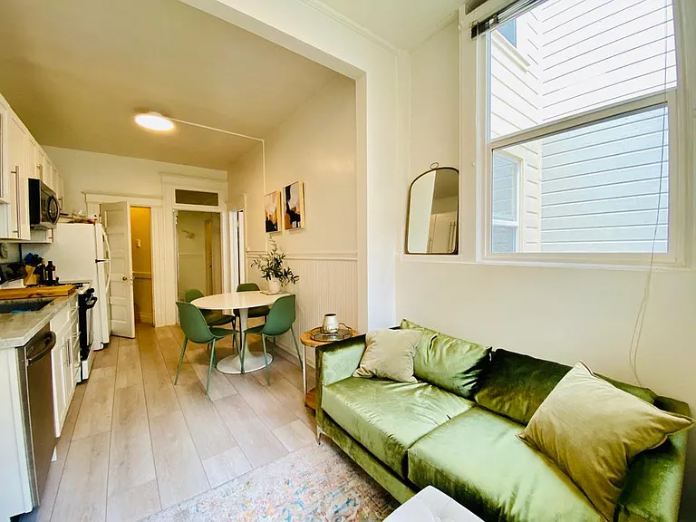 Breakfast nook. South facing - sunny.