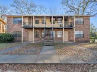 912 E Broad St, West Pt, MS 39773