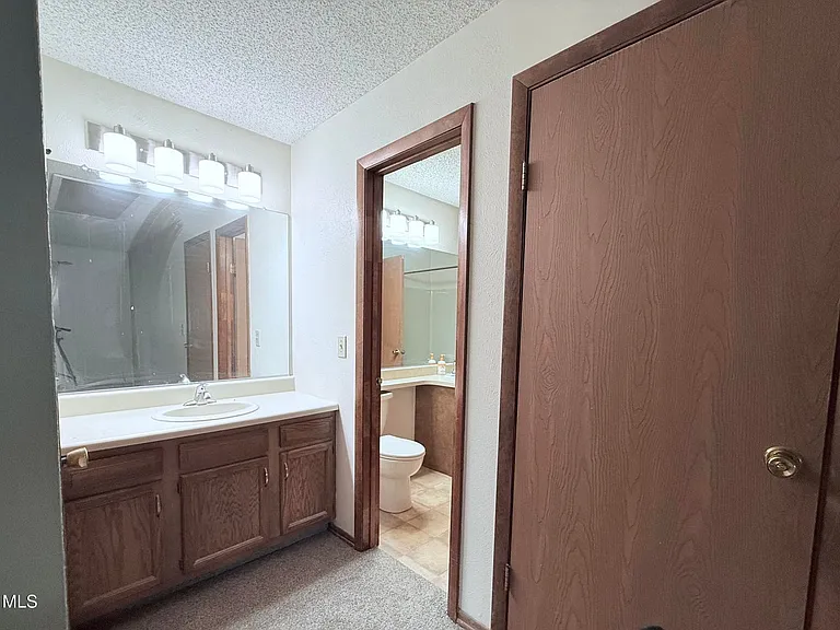 208 Yorktown Dr — Photo 11