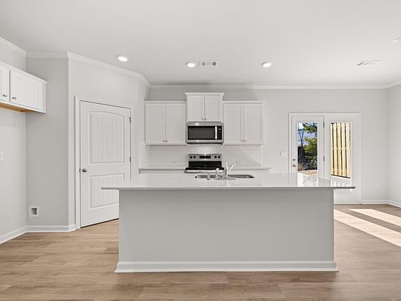 4th image of 84 Hughes Ct #84