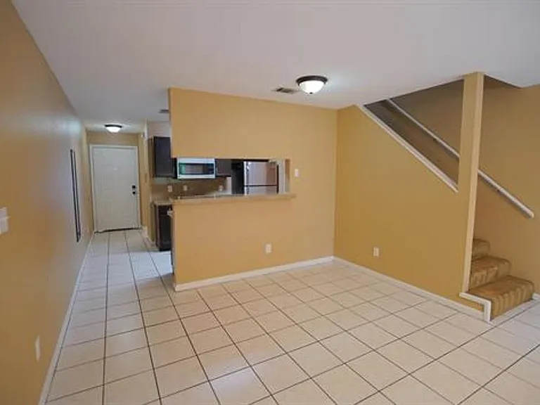2186 Timberwood Cir N — Photo 7
