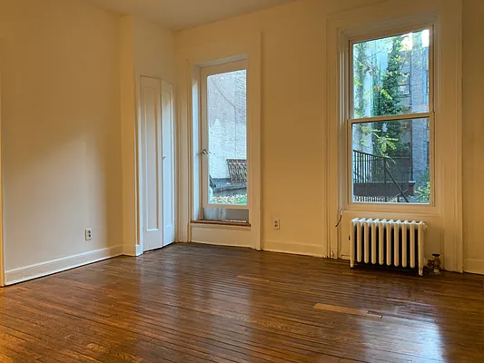 Rented by Buchbinder & Warren | media 5