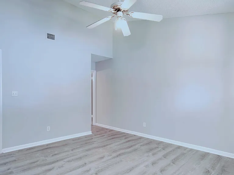 3401 NW 44th St #205 — Photo 22