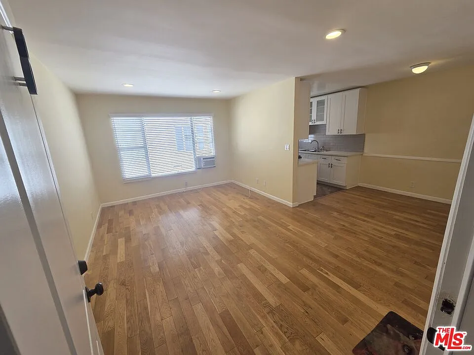 1 bed, 1.0 bath, 800 sqft, $1,850 — Photo 2