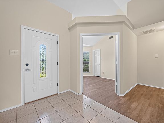 2nd image of 2111 Laurel Arbor Dr