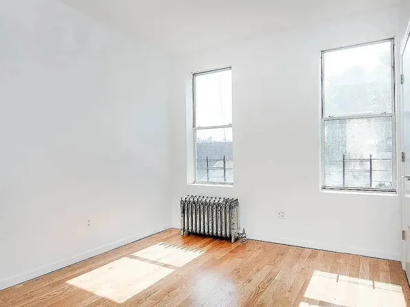 572 East 26th Street image 4 of 10