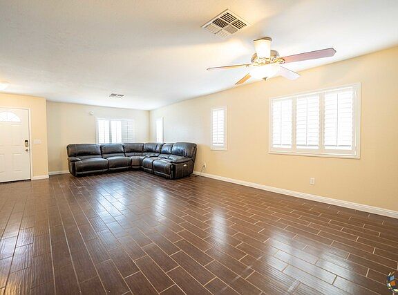 3rd image of 210 Cahuilla Dr