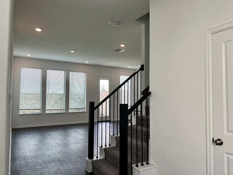 5719 Foggy Vine Ct — Photo 6