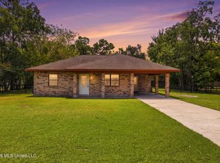 815 Amar St, Waveland, MS 39576