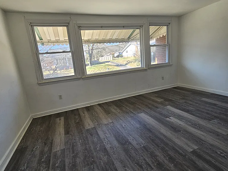 807 Gresham Rd #1 — Photo 5