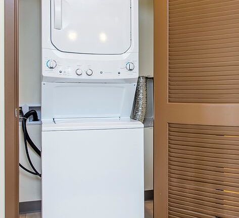 5th image of 736 8th Ave NE Unit 112