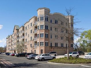 3204 Windsor Park Ct #204, Englewood, NJ 07631
