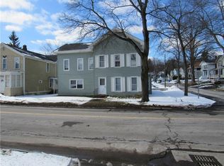 71 Phelps St, Lyons, NY 14489