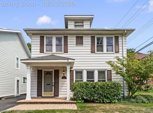 1051 Henrietta St, Birmingham, MI 48009