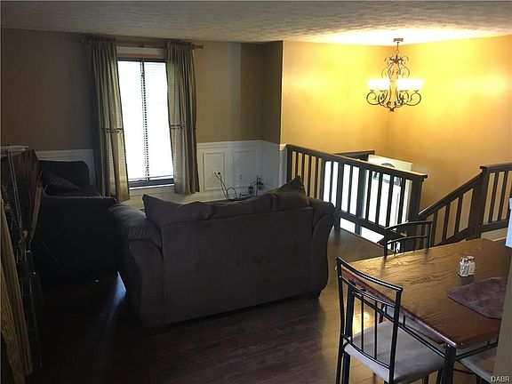3rd image of 171 Woburn Farm Cir